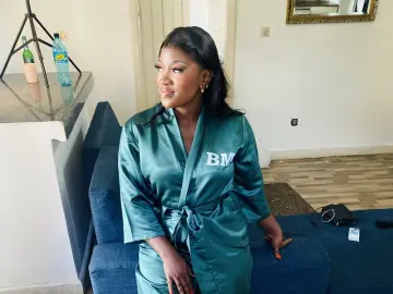 LisaNitti  live sex cam