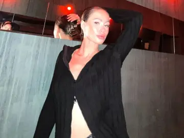 AmandaRiver  live sex cam