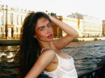 AmandaRiver  live sex cam