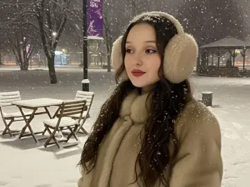 EdytGillingham  live sex cam