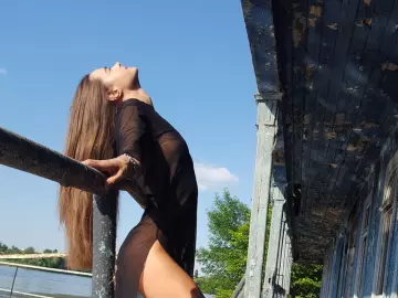 ValiriyVance  live sex cam