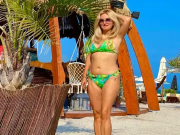 AnneNicolle  live sex cam