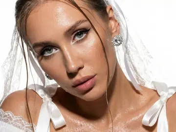 AnnaLouna  live sex cam