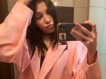 LucileVerlin  live sex cam