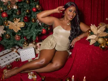 SelineParis  live sex cam