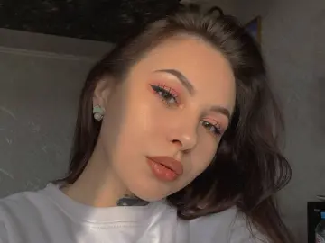 CapriceHebets  live sex cam