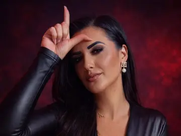 RaveenNoire  live sex cam