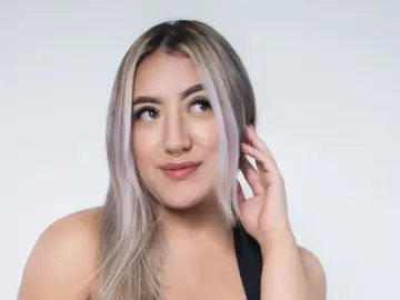 SamanthaSain  live sex cam