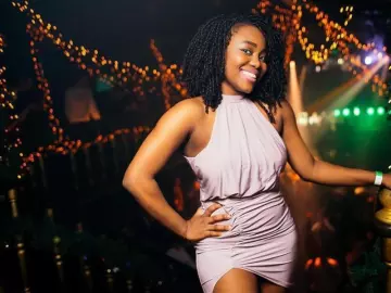 TeelaAdams  live sex cam