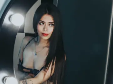 EmilyClarkk  live sex cam
