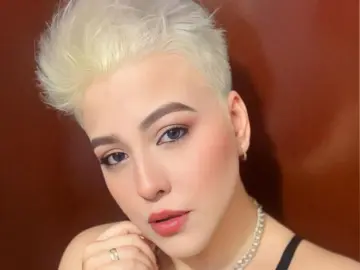 DakotaWolfi  live sex cam