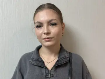 LauraTang  live sex cam