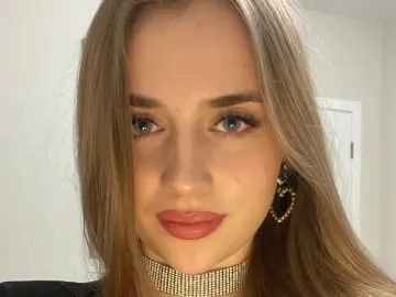 SonyMiller  live sex cam