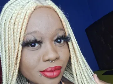 AkeliaHampson  live sex cam