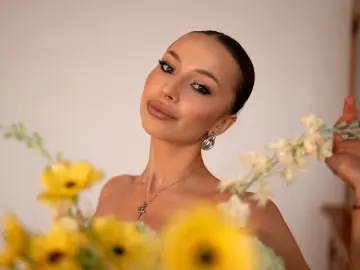 ElizabethNorris  live sex cam