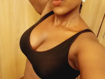 LindaeBrown  live sex cam