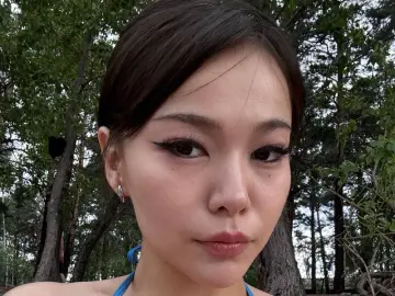 LisabethHal  live sex cam