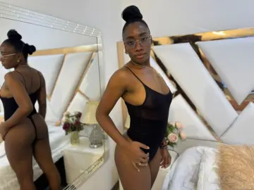 SelenaClohe  live sex cam