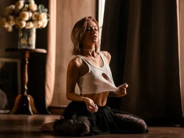 LeilaReal  live sex cam