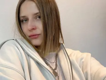 RebeccaBellore  live sex cam