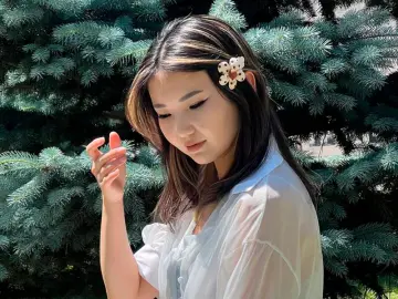 VickieJohnigan  live sex cam