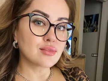 KassandraShine  live sex cam