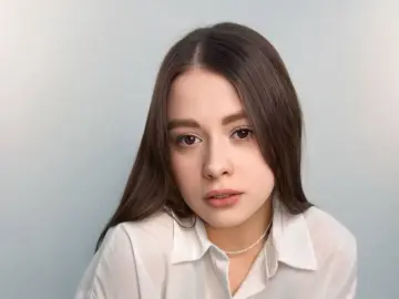 DanielleGrovier  live sex cam