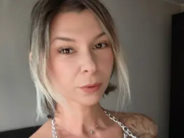 RalucaFrizzi  live sex cam
