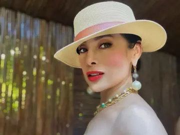 AleskaRousseau  live sex cam