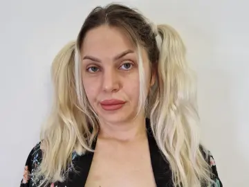 KarryKarina  live sex cam