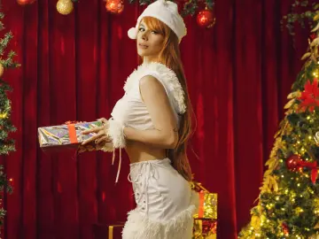 LeahRed  live sex cam