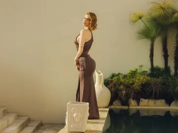 LeahRed  live sex cam