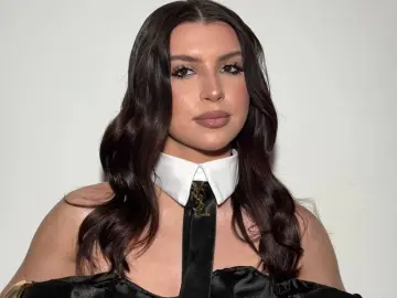 MauraHiteman  live sex cam