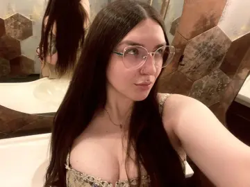 EvelynPurneli  live sex cam