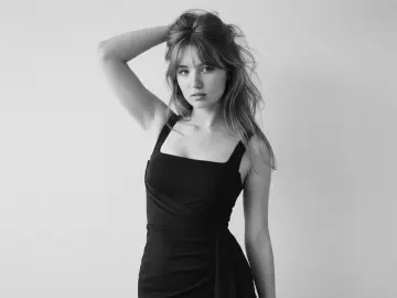 MonaVenable  live sex cam