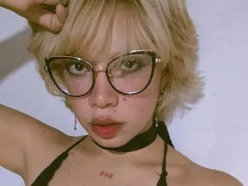 AmelieMari  live sex cam