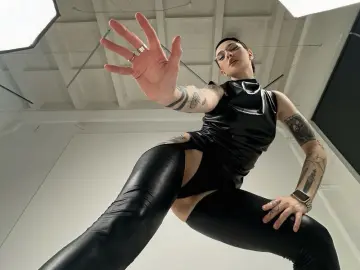 SilviaVinylstore  live sex cam