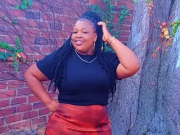 PearlyBrown  live sex cam