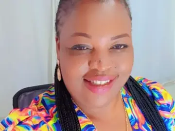 PearlyBrown  live sex cam