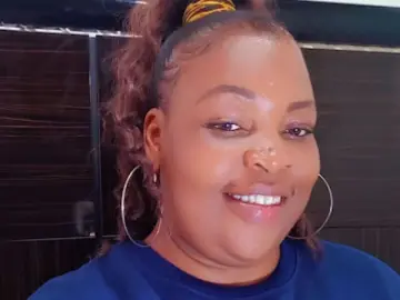 PearlyBrown  live sex cam