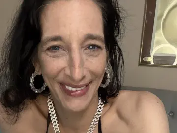 KimberlyHund  live sex cam