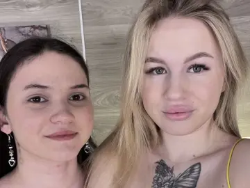 SelenaAndPansy  live sex cam