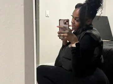 Yngtightbeauty  live sex cam