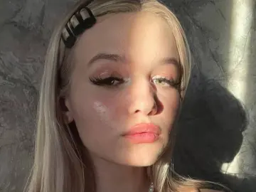 KianaStark  live sex cam