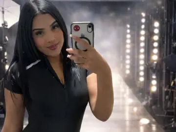 EmilyDaring  live sex cam