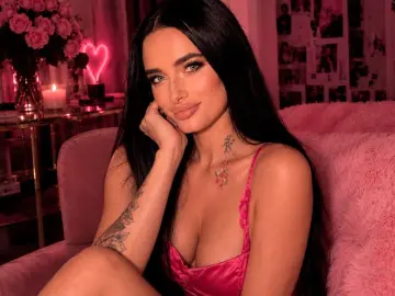 AdeleLorane  live sex cam