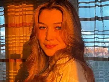 NoaWinslow  live sex cam