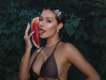 ChloeCalloway  live sex cam