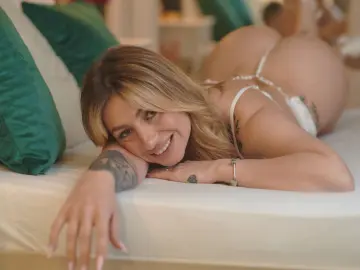 SaraBelle  live sex cam