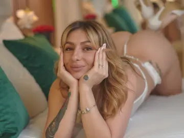 SaraBelle  live sex cam